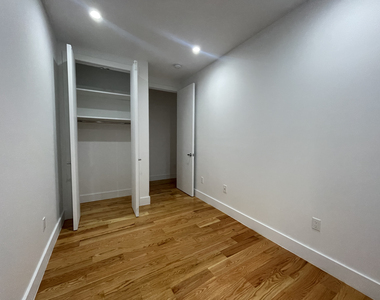 Stunning Modern 5 BD apt in Crown Heights - Photo Thumbnail 2