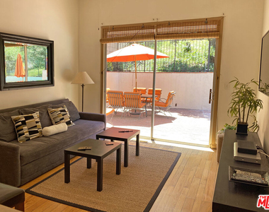 3219 Laurel Canyon - Photo Thumbnail 10