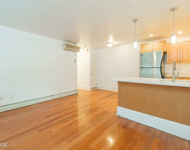 2531 Lombard St - Photo Thumbnail 5