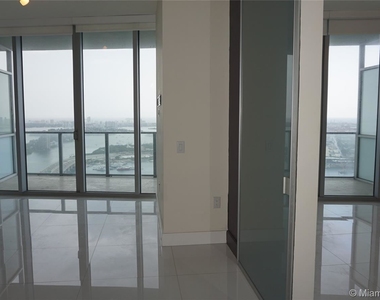 1100 Biscayne Blvd Unit 4703 - Photo Thumbnail 3