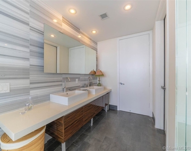 1100 Biscayne Blvd Unit 4703 - Photo Thumbnail 7