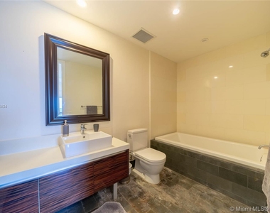 1100 Biscayne Blvd Unit 4703 - Photo Thumbnail 8