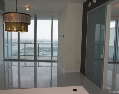 1100 Biscayne Blvd Unit 4703 - Photo Thumbnail 4