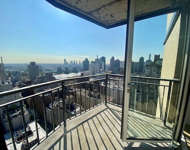 401 East 80th Street - Photo Thumbnail 1