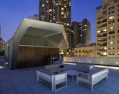 200 West 67th Street - Photo Thumbnail 4