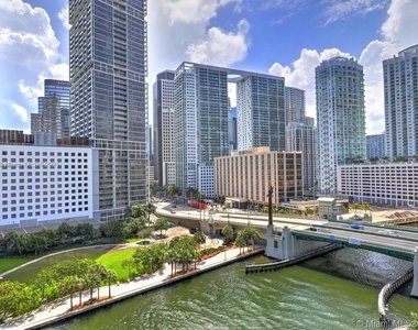 200 Biscayne Boulevard Way - Photo Thumbnail 1