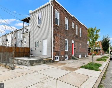 455 N Robinson Street - Photo Thumbnail 1