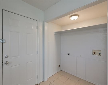 4917 Miller Avenue - Photo Thumbnail 8