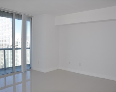 475 Brickell Ave - Photo Thumbnail 5