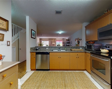 1575 N Treasure Dr - Photo Thumbnail 6