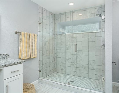 10709 Longmeadow Court - Photo Thumbnail 9