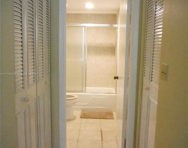 1200 Ne Miami Gardens Dr - Photo Thumbnail 9