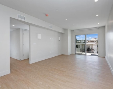 11837 Mayfield Ave Apt 104 - Photo Thumbnail 1