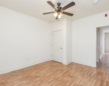 1507 Master St Unit 1 - Photo Thumbnail 9