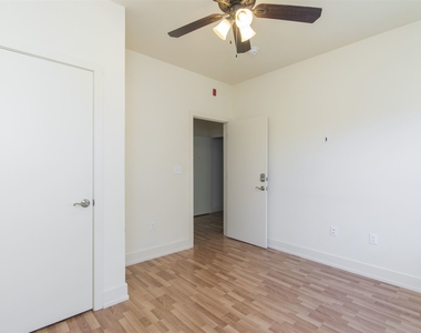 1505 Master St Unit 3 - Photo Thumbnail 17