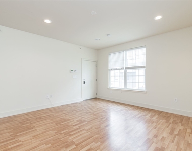 1505 Master St Unit 1 - Photo Thumbnail 15