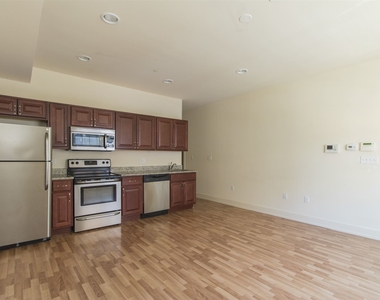 1513 Master St Unit 2 - Photo Thumbnail 0