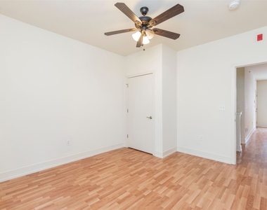 1509 Master St Unit 1 - Photo Thumbnail 12