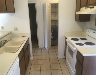 2501 Cypress Dr # 2503 - Photo Thumbnail 7