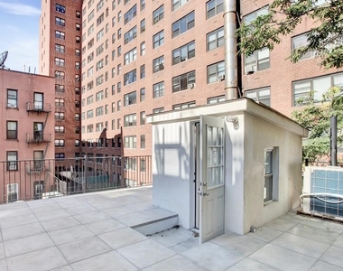 215 East 26th Street - Photo Thumbnail 16