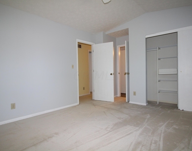 2416 Sandstrom Drive - Photo Thumbnail 13