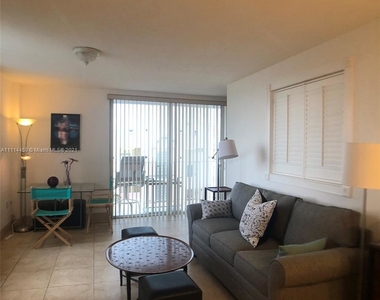 1255 Collins Ave - Photo Thumbnail 3