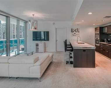 200 Biscayne Boulevard Way - Photo Thumbnail 6