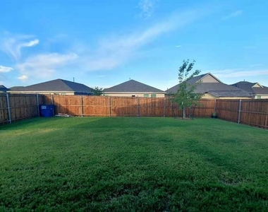 418 Sweet Shade Lane - Photo Thumbnail 22