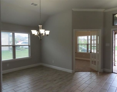 426 Oleander Drive - Photo Thumbnail 4