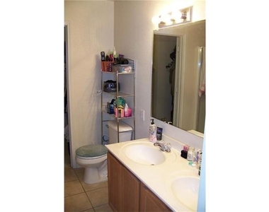 2902 Lake Vista Drive - Photo Thumbnail 11