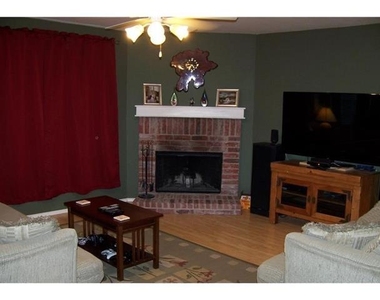 2902 Lake Vista Drive - Photo Thumbnail 7