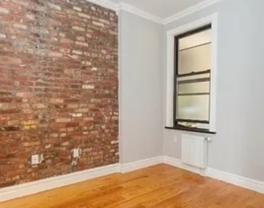 202 East 13th Street - Photo Thumbnail 4