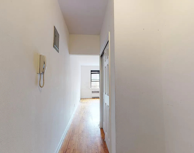 432 East 83rd Street - Photo Thumbnail 2