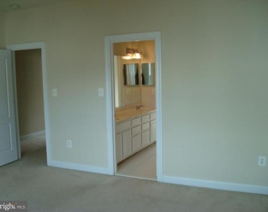 11445 Fogarty Ct - Photo Thumbnail 17