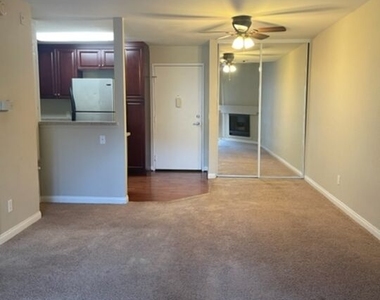 5520 Owensmouth Ave - Photo Thumbnail 7