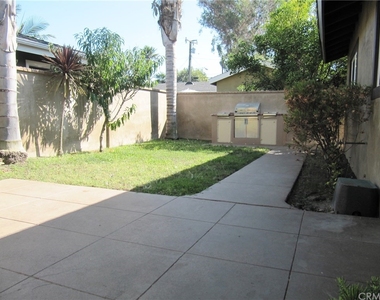 2010 Tustin Avenue - Photo Thumbnail 18