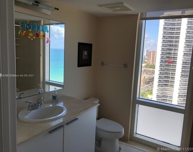 16699 Collins Ave - Photo Thumbnail 10