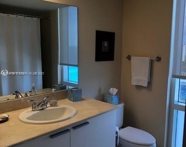 16699 Collins Ave - Photo Thumbnail 13