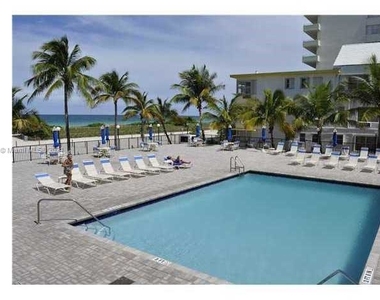 9273 Collins Ave - Photo Thumbnail 23