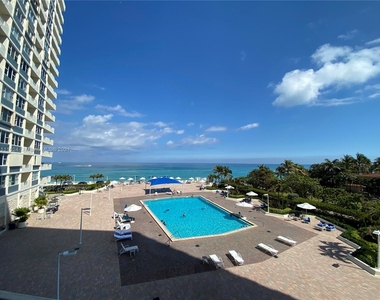 3180 S Ocean Dr - Photo Thumbnail 11