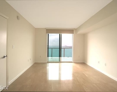 1800 N Bayshore Dr Apt 2203 - Photo Thumbnail 15