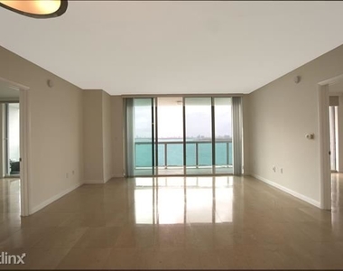 1800 N Bayshore Dr Apt 2203 - Photo Thumbnail 4