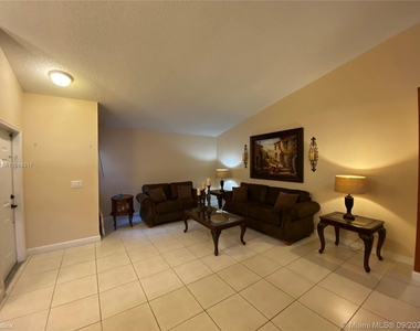 4820 Sw 152nd Way - Photo Thumbnail 9