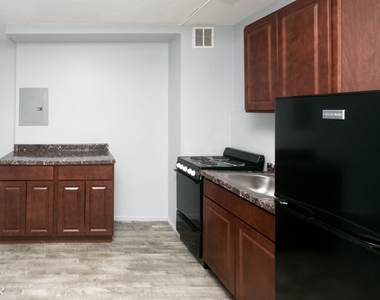 7333 N. Ridge, Unit 311 - Photo Thumbnail 2