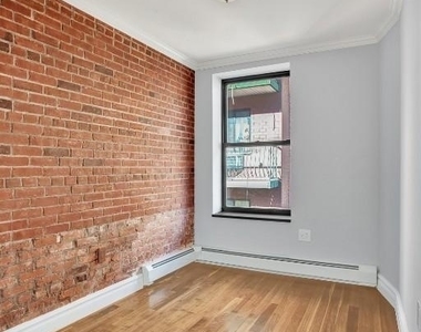 124 Ridge Street - Photo Thumbnail 11