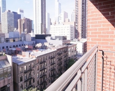 East 62nd Street - Photo Thumbnail 6