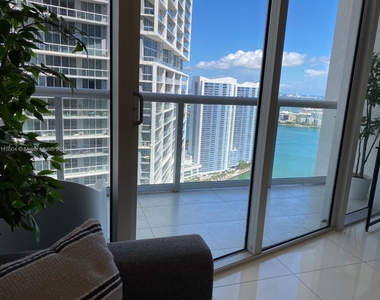 495 Brickell Ave - Photo Thumbnail 4