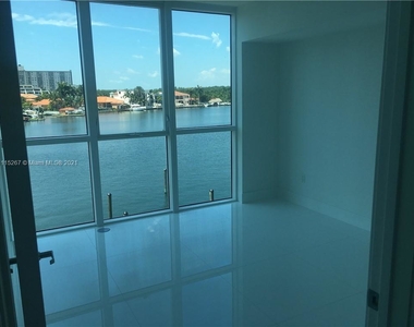 400 Sunny Isles Blvd - Photo Thumbnail 3