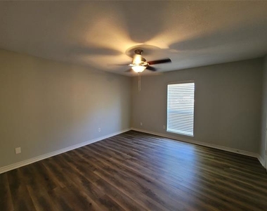 1362 Applegate Drive - Photo Thumbnail 15