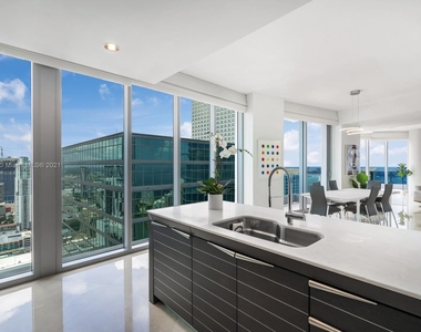 200 Biscayne Boulevard Way - Photo Thumbnail 7